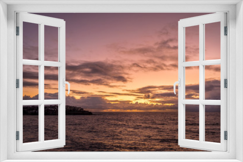 Fototapeta Naklejka Na Ścianę Okno 3D - sunrise, ocean and clouds