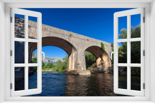 Fototapeta Naklejka Na Ścianę Okno 3D - Stone bridge over the Cetina River