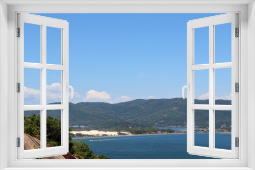 Fototapeta Naklejka Na Ścianę Okno 3D - The beautiful panoramic view from the Mole beach viewpoint in Florianópolis, Santa Catarina.