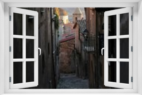 Fototapeta Naklejka Na Ścianę Okno 3D - Caiazzo - Vicoli del centro storico