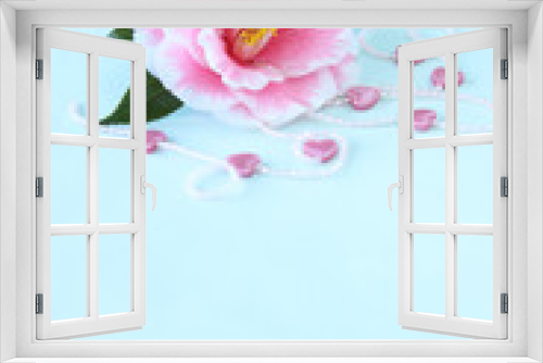 Fototapeta Naklejka Na Ścianę Okno 3D - ピンクの椿とハートビーズ