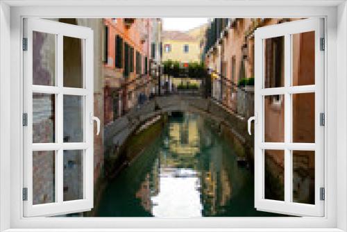 Fototapeta Naklejka Na Ścianę Okno 3D - Traditional Venice Cityscape with narrow canal, gondola