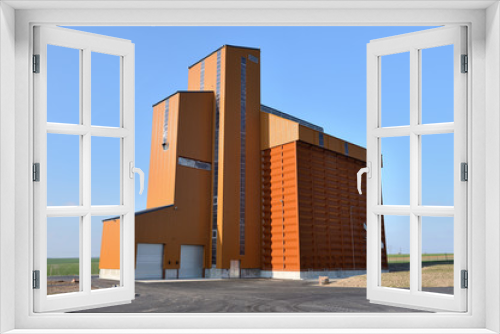 Fototapeta Naklejka Na Ścianę Okno 3D - Nouvelle coopérative UCARH à Houdan (78). Silo de stockage céréales