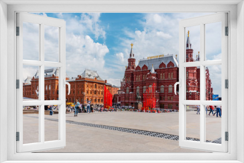 Fototapeta Naklejka Na Ścianę Okno 3D - Cityscape with View of the Historical Museum in Moscow