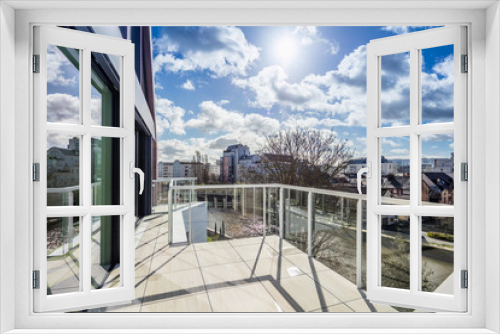 Fototapeta Naklejka Na Ścianę Okno 3D - Vue depuis un balcon d'appartement ciel bleu