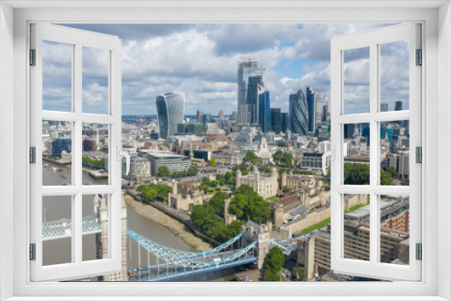 Fototapeta Naklejka Na Ścianę Okno 3D - London Skyline via Tower Bridge, Tower of London and famous finance district