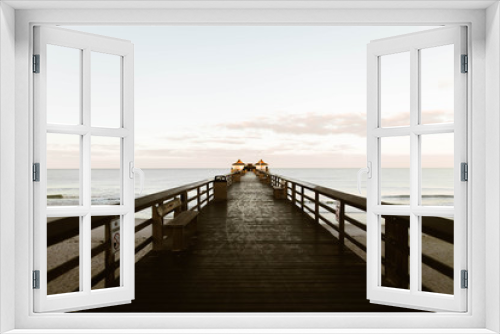 Fototapeta Naklejka Na Ścianę Okno 3D - Beach Pier