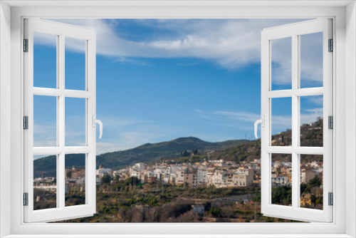 vista del bonito pueblo de Lanjarón en la alpujarra de Granada, Andalucía