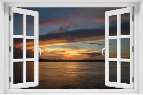 Fototapeta Naklejka Na Ścianę Okno 3D - Amazon sunset