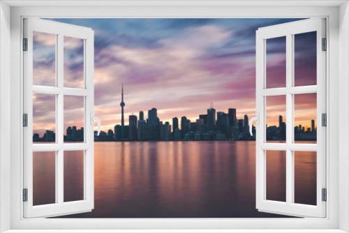 Fototapeta Naklejka Na Ścianę Okno 3D - Toronto skyline on a summer evening