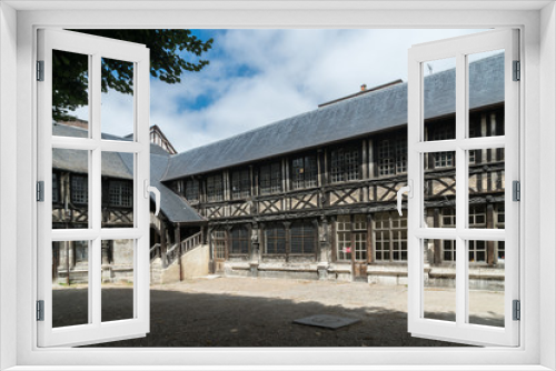 Fototapeta Naklejka Na Ścianę Okno 3D - Pest-Beinhaus L’aître Saint-Maclou in Rouen