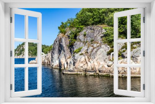 Fototapeta Naklejka Na Ścianę Okno 3D - Typical scandinavian rocky shore