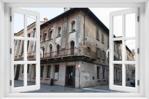 Fototapeta Naklejka Na Ścianę Okno 3D - Medieval building in Brescia Old Town, Lombardy, Italy.