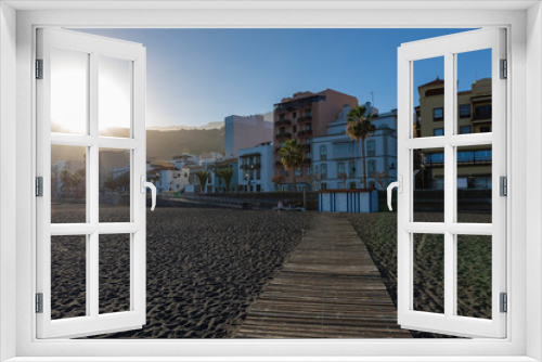 Fototapeta Naklejka Na Ścianę Okno 3D - Santa Cruz d la Palma - beautiful capital of La Palma. Canary islands of Spain. Panoramic view of downtown and the beach.