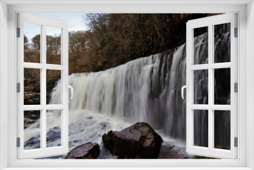 Fototapeta Naklejka Na Ścianę Okno 3D - Waterfall in the forest of South Wales