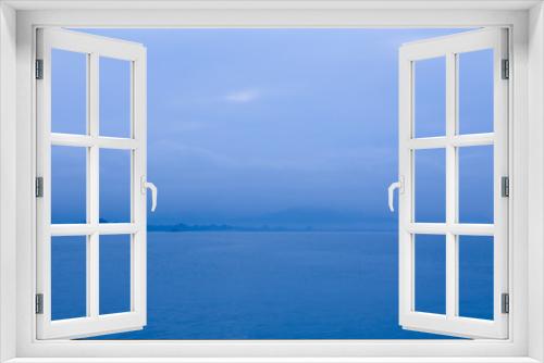 Fototapeta Naklejka Na Ścianę Okno 3D - 青い海