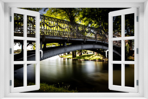 Fototapeta Naklejka Na Ścianę Okno 3D - sehr alte Brücke im Sonnenschein 