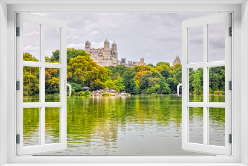 Fototapeta Naklejka Na Ścianę Okno 3D - Panorama of the Lake in the Central Park in New York