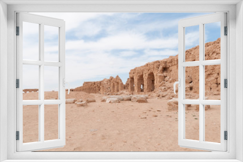 Fototapeta Naklejka Na Ścianę Okno 3D - Antiche fortezze mussulmane nel deserto siriano