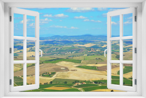 Fototapeta Naklejka Na Ścianę Okno 3D - Rural landscape of Tuscany Italy