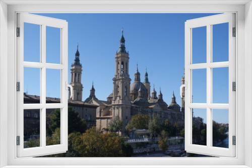 Fototapeta Naklejka Na Ścianę Okno 3D - Zaragoza is a big beautiful city in Spain