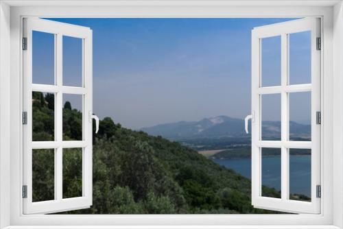Fototapeta Naklejka Na Ścianę Okno 3D - panorama con vista lago