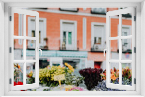 Fototapeta Naklejka Na Ścianę Okno 3D - European street flower shop