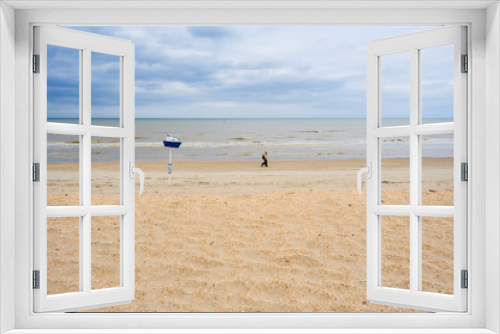 Fototapeta Naklejka Na Ścianę Okno 3D - De Panne beach on the Belgian coast, Belgium