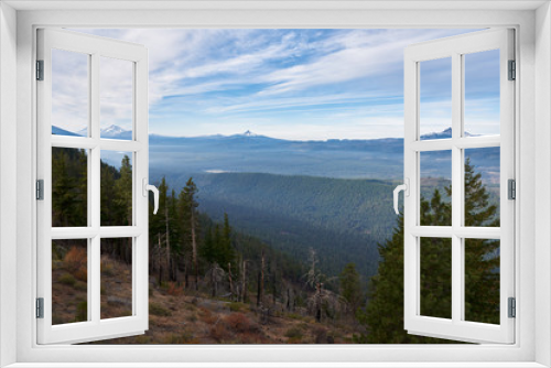 Fototapeta Naklejka Na Ścianę Okno 3D - Mountain panorama. View from Green Ridge Lookout in central Oregon.