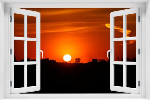 Fototapeta Naklejka Na Ścianę Okno 3D - sunset in the city