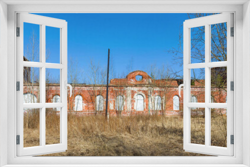 Fototapeta Naklejka Na Ścianę Okno 3D - Panorama of the ruins of an old stable building in the Znamenka. Russia