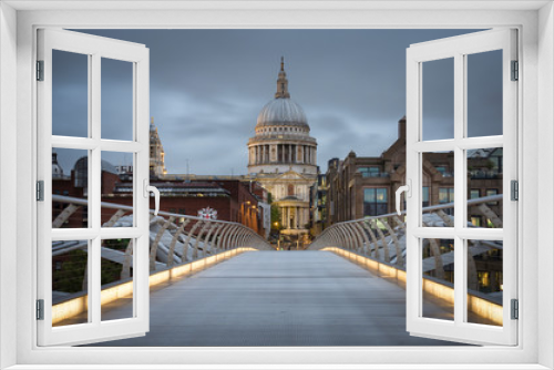 Fototapeta Naklejka Na Ścianę Okno 3D - St Paul's Cathedral taken from Millennium Bridge at blue hour 