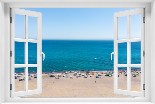 Fototapeta Naklejka Na Ścianę Okno 3D - Foto aérea de playa en verano