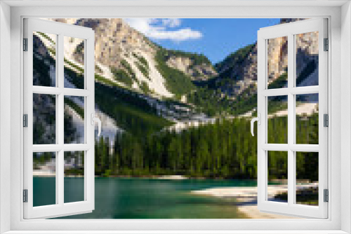 Fototapeta Naklejka Na Ścianę Okno 3D - Braies Lake or Pragser Wildsee in the Fanes-Sennes-Prags natural park. Mountain lake in the dolomites of South Tyrol or Sudtirol. A beautiful sunny day, a relaxing landscape with bright colors. Italy.