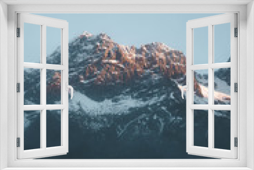 Fototapeta Naklejka Na Ścianę Okno 3D - Dawn on a mountain 