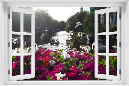Fototapeta Naklejka Na Ścianę Okno 3D - spring at the Ámsterdam canals 