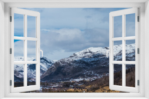 Fototapeta Naklejka Na Ścianę Okno 3D - Szczyty górskie w Hemsedal pokryte śniegiem w czasie zimy