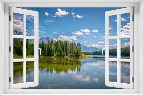 Fototapeta Naklejka Na Ścianę Okno 3D - Johnson lake near Minnewanka lake in Banff National Park, Alberta, Rocky Mountains, Canada
