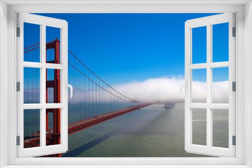 Fototapeta Naklejka Na Ścianę Okno 3D - Low Fog  in Golden Gate Bridge,  San Francisco