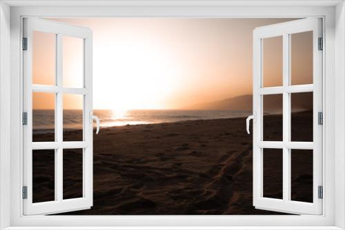 Fototapeta Naklejka Na Ścianę Okno 3D - Sunset over  Malibu Beach