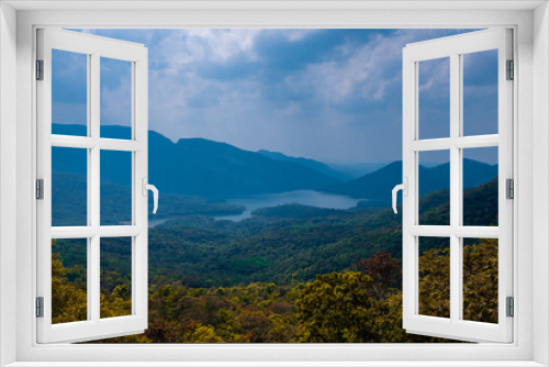 Fototapeta Naklejka Na Ścianę Okno 3D - View on lake and mountains in Goa