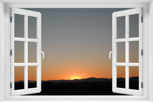 Fototapeta Naklejka Na Ścianę Okno 3D - zachód słońce góry pejzaż widok
