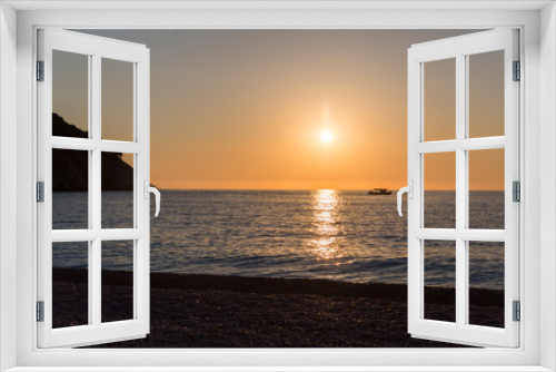 Fototapeta Naklejka Na Ścianę Okno 3D - sunset at Myrtos beach, kefalonia island in Greece