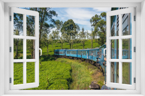 Fototapeta Naklejka Na Ścianę Okno 3D - Sri Lanka tea plantation hill amazing country train ride