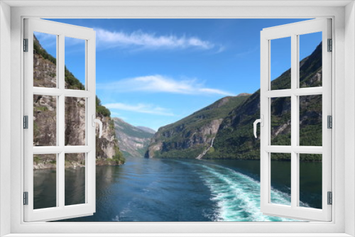 Fototapeta Naklejka Na Ścianę Okno 3D - fjord de Geiranger
