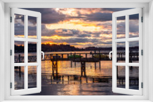 Fototapeta Naklejka Na Ścianę Okno 3D - sunset at the pier