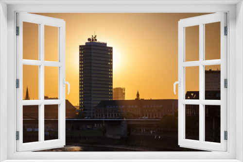 Fototapeta Naklejka Na Ścianę Okno 3D - Rheinufer, Düsseldorf, Deutschland