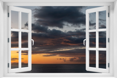 Fototapeta Naklejka Na Ścianę Okno 3D - Sonnenaufgang bei Funchal Madeira