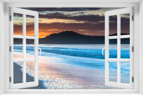 Fototapeta Naklejka Na Ścianę Okno 3D - Catching the Colours - Sunrise at the Beach