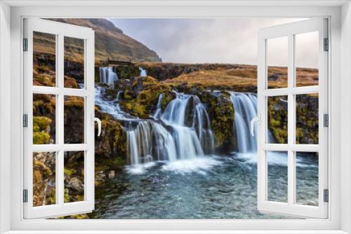 Fototapeta Naklejka Na Ścianę Okno 3D - Kirkjufell mountain and kirkjufellsfoss waterfall